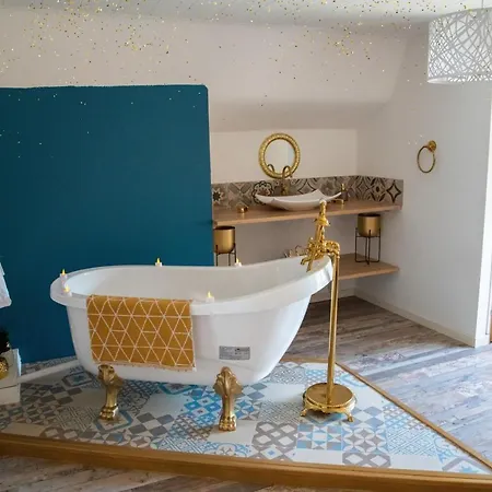 Aux 3 Nuances Suites Privatives & Spa Calais Exterior foto